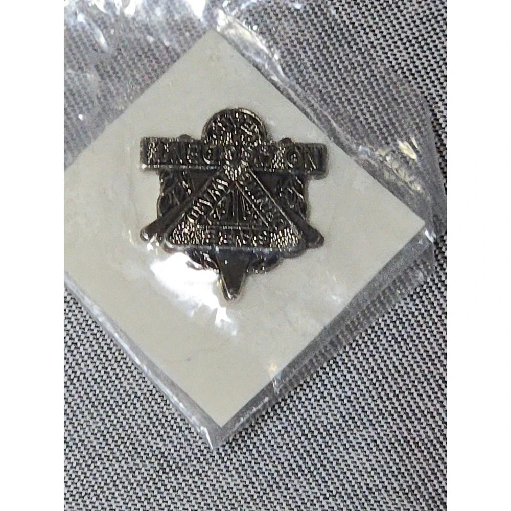 Vtg ATA Safe Driving Award Pin 11 Years No Accident American Trucking Lapel Badg